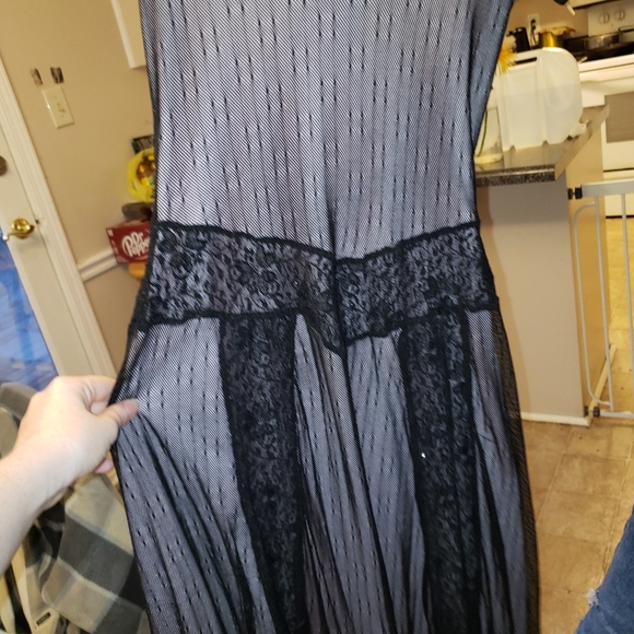 Dress - Picture 2 of 4